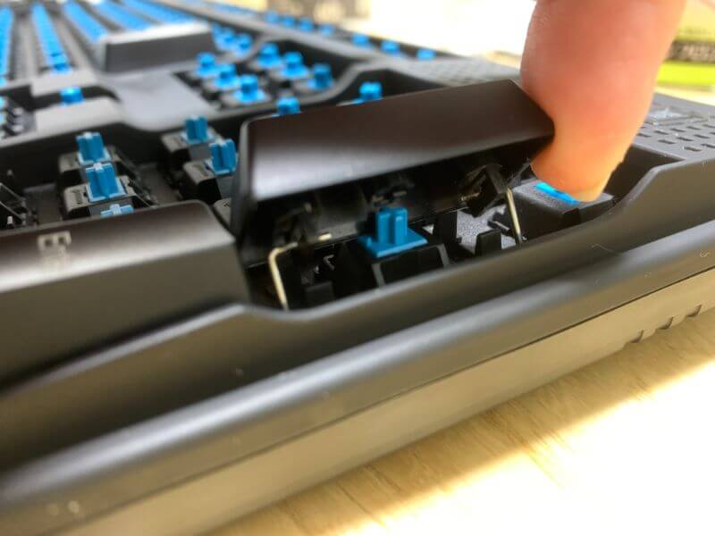 ゲーミングキーボード（メカニカル）の掃除の仕方を画像付きで分かりやすく解説！ ぬるくいきる教科書